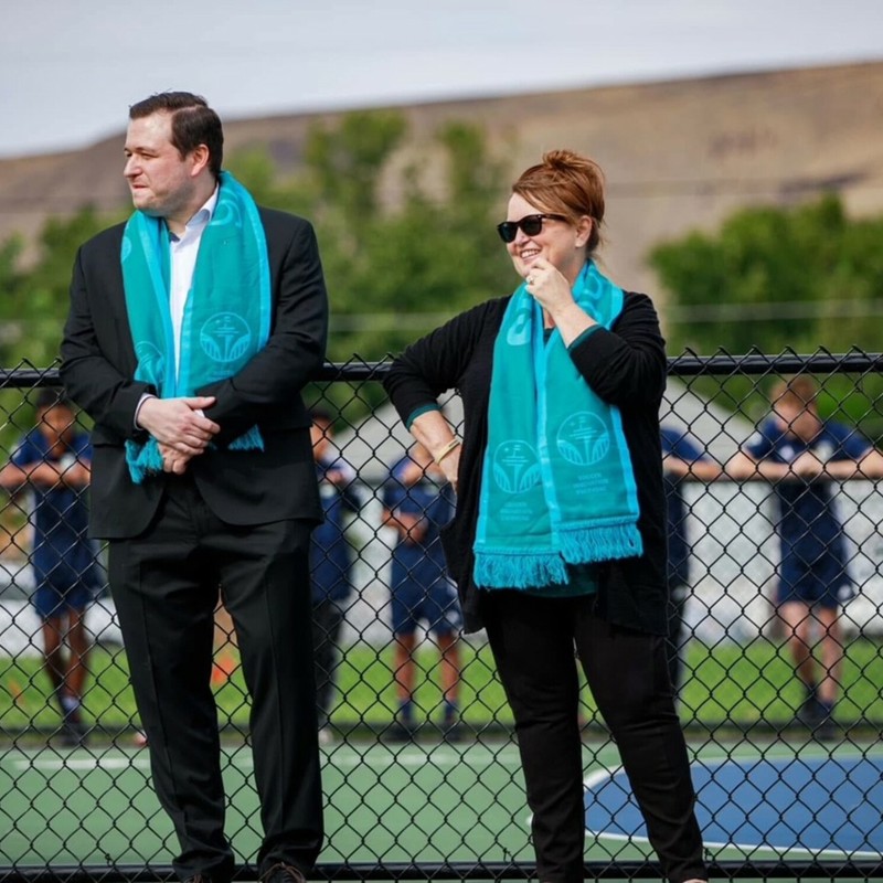 At Barge-Lincoln Elementary in 2022 with Consul to Mexico in Seattle, Héctor Iván Godoy Priske at the unveiling of two beautiful soccer mini pitches. Thanks to the Seattle Sounders FC and their RAVE Foundation for bringing this to Yakima with the help from Club Santos Laguna, University of Washington, Yakima Public Schools, and Earth-Gen. The mini pitches provide access to free, available play spaces where kids can be physically active and play freely in a safe place in their neighborhood. 