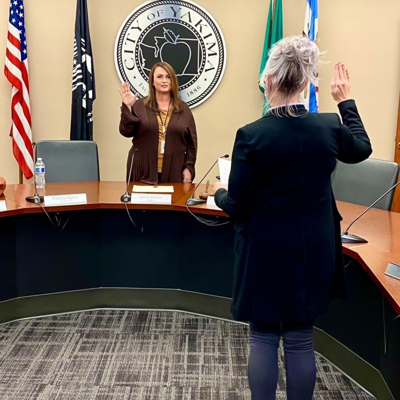 Swearing in - January 2022, Council Chambers