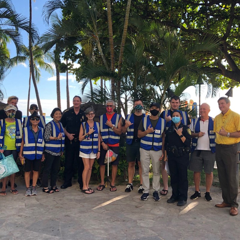 After the COVID hiatus, Waikiki HPD officers Virardi, Yamamoto & Chang lead citizen patrols. Joining Rep. Tam, Council Chair Waters, Major Cricchio and neighbors on the weekly patrol.